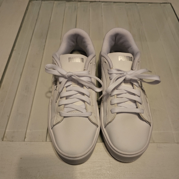 Puma women's Size 9 Shoes - Picture 6 of 8